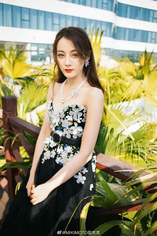 迪丽热巴邓妍##迪丽热巴利剑玫瑰