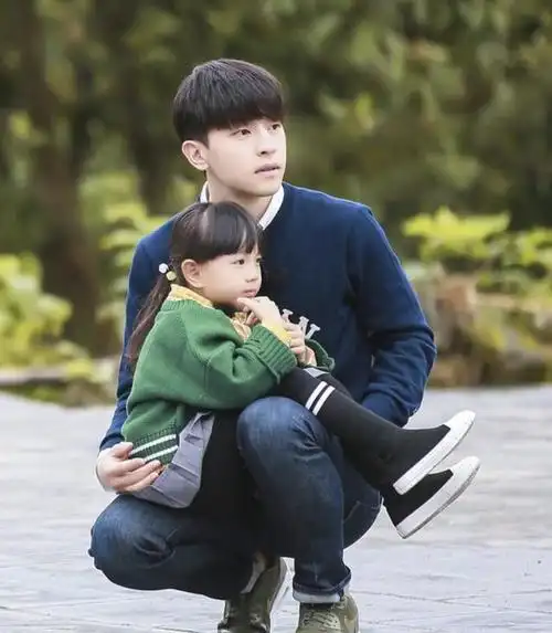 彻底扯下了邓伦的遮羞布|杨紫|金晨|李沁|周楚楚|张嘉译_网易订阅