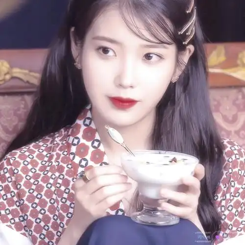 李智恩头像抱图dd