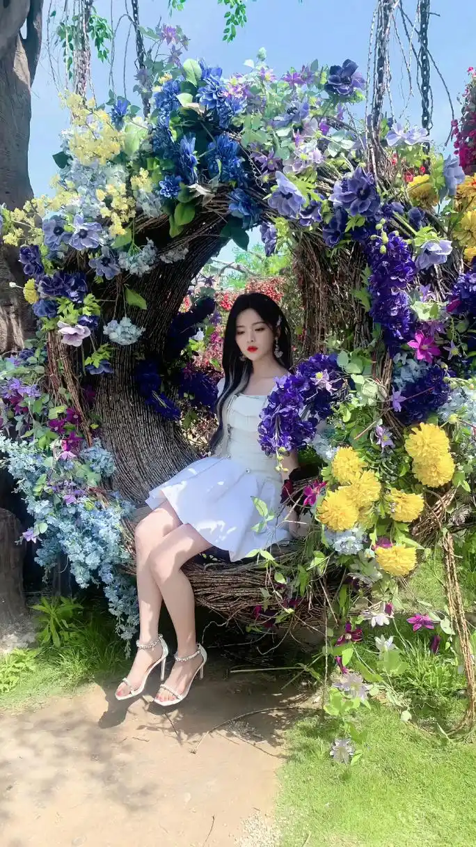 杨超越  高跟凉鞋美脚