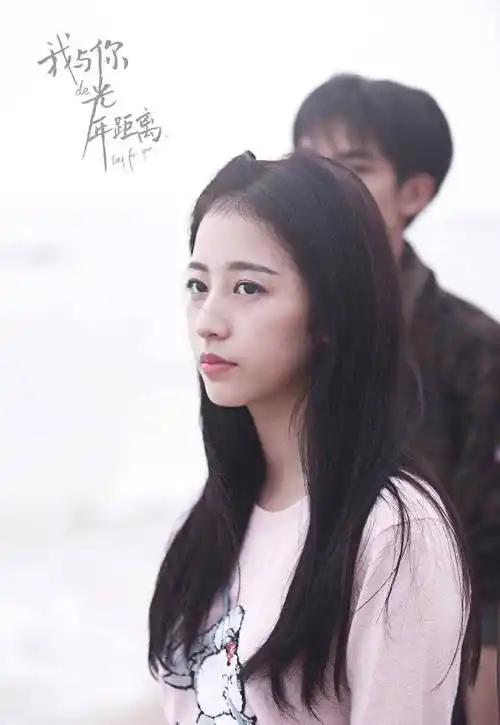 实力圈粉,网友表示:周雨彤,最近好迷人啊_气质_许魏洲_少年