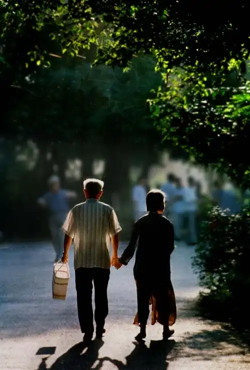 《老瘸子和老姑娘》