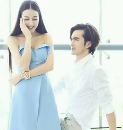 叫名字不礼貌,叫"高老师"太生疏,热巴对高伟光的称呼甜炸了!