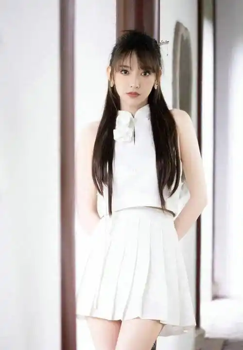 程潇写真大片:奇幻时尚芭莎,又美又好吃_照片_艺术_穿着