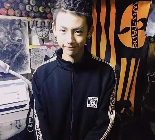 我的两个gay蜜都觉得小鬼最丑?