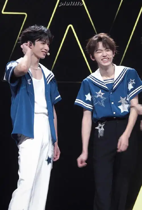 文轩世界第一初恋##宋亚轩刘耀文合唱对视