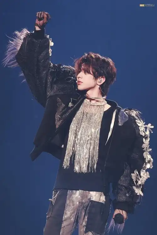 蔡徐坤#在我的这颗小星球里面,你就是温柔跟璀璨,即使旁的宇宙再缆