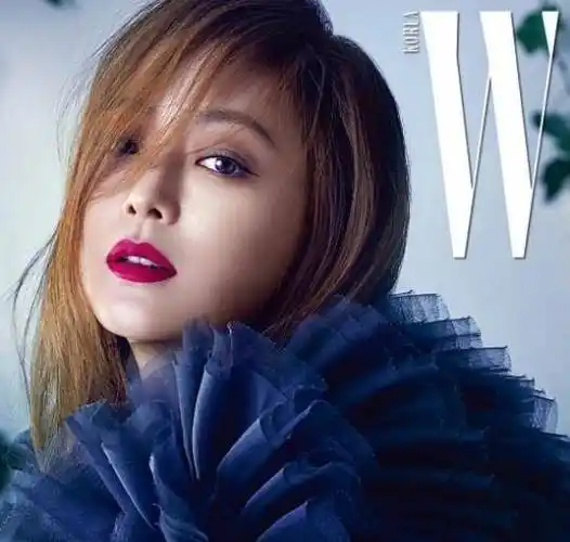 金喜善女儿朴妍雅终于长开,当初被抨击是丑女,如今越长越像妈妈_网友