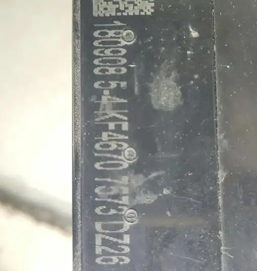 我的天能上面的印字和你的不一样,看图片,串号最前面就是电瓶生产日期