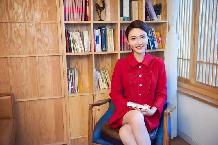 龙洋主持人个人资料(龙洋主持人个人资料小时候的样子)