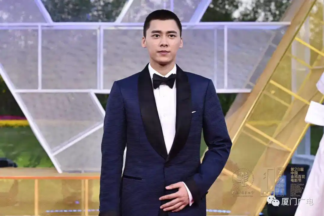 李易峰寸头现身,也太帅酷了吧