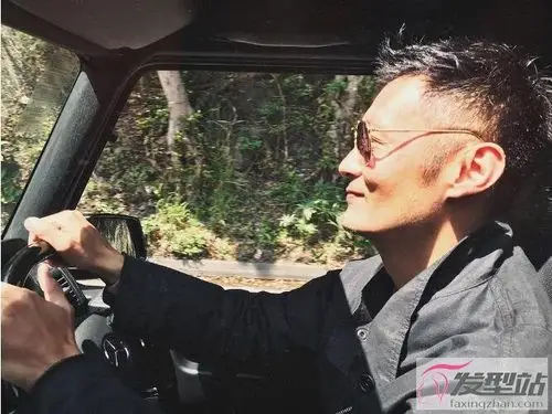 余文乐层次短发寸头油头超帅呀简单利落短发才是检验型男标准