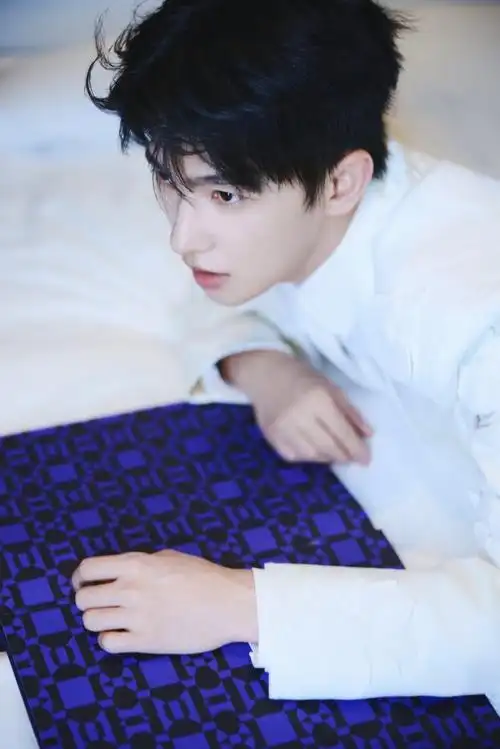 杨洋3d印花白西装#  我的意思是伟大的脸和伟大的照片可以多拍多发