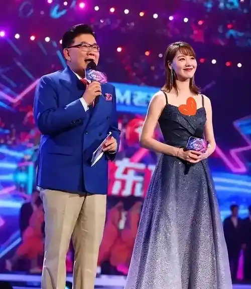 美女主持人王冠两次从电视消失与曹可凡传绯闻39岁仍单身