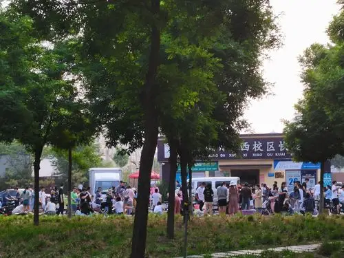 "学党史践行动,我为学生办实事"系列之四 ——毕业生跳蚤市场如约而至