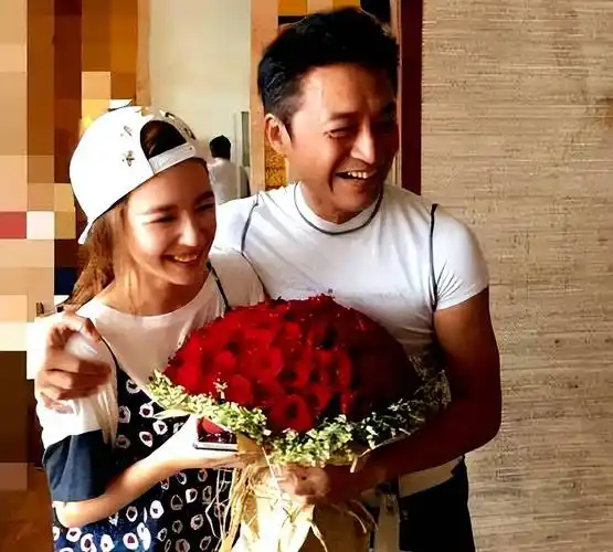 事业上升期嫁大21岁丈夫,十年生一对儿子后却分手了_马景涛_妻子_婚姻