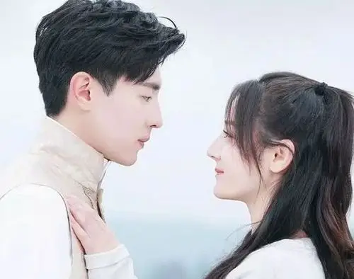 "小猴紫"被问喝断片,邓伦4字答案获怒赞,网友:好男人典范!