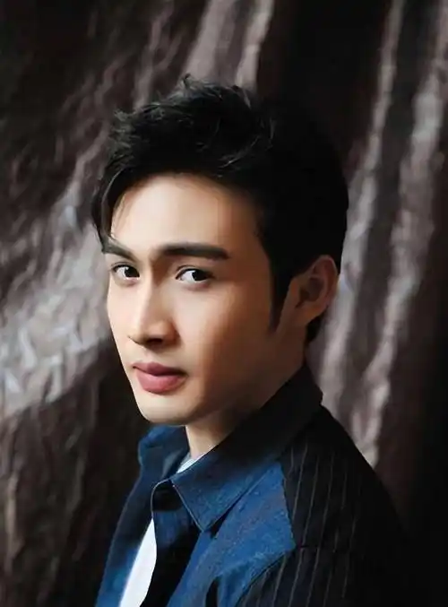 张彬彬宣布与嘉行十年约满不续约,粉丝半是祝福半是担忧_李溪芮_网友