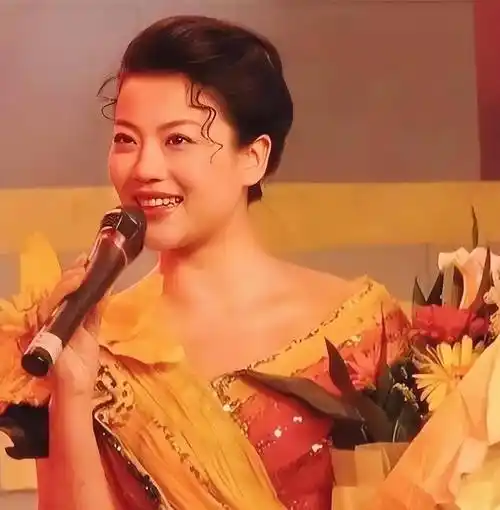 民歌皇后张也:虽不结婚,但不代表没伴侣,女人一生不是只有婚姻_金铁霖