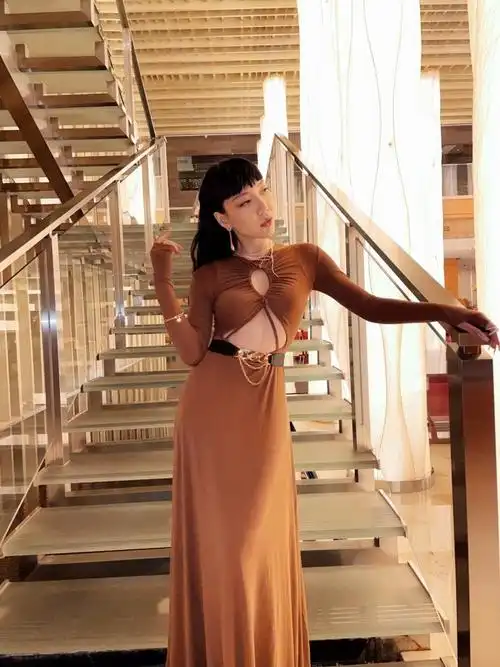 吴莫愁感慨好声音十年谈新专辑盛开接纳所有