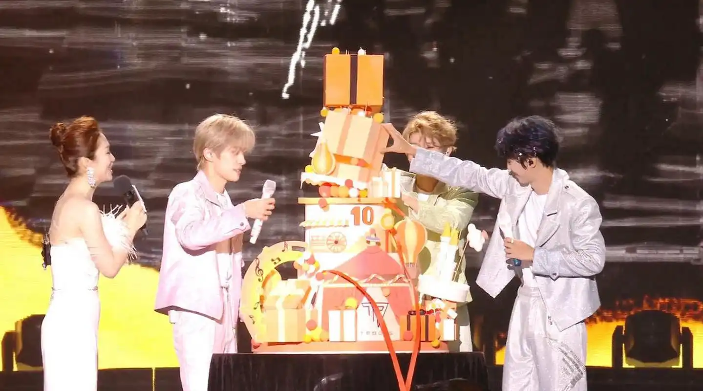 tfboy唱响小虎队的解散曲,近日tfboys十周年演唱会盛大举行.