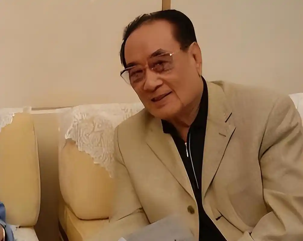 著名演员庞学勤:一代人的男神,一句承诺,照顾患病发妻一生