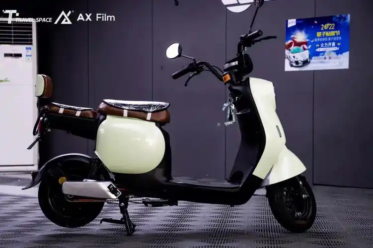 绿源电动车装贴牛油果绿