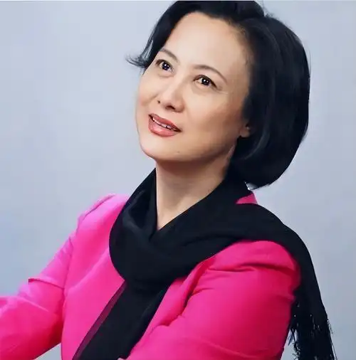 演员柏寒个人简历(演员柏寒:55岁才走红,57岁离世,临终将31岁儿子托付