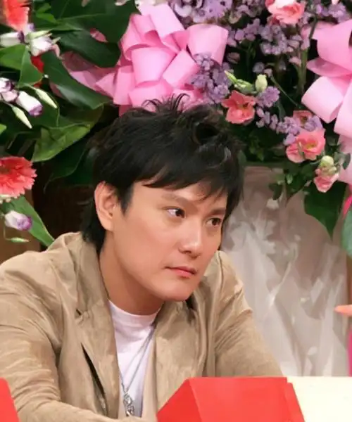 张信哲的神颜侧颜盛世美颜