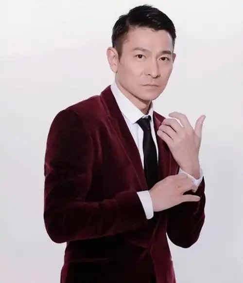 天王刘德华这样养女儿:一年零花钱5亿,私人飞机出行配10个保镖