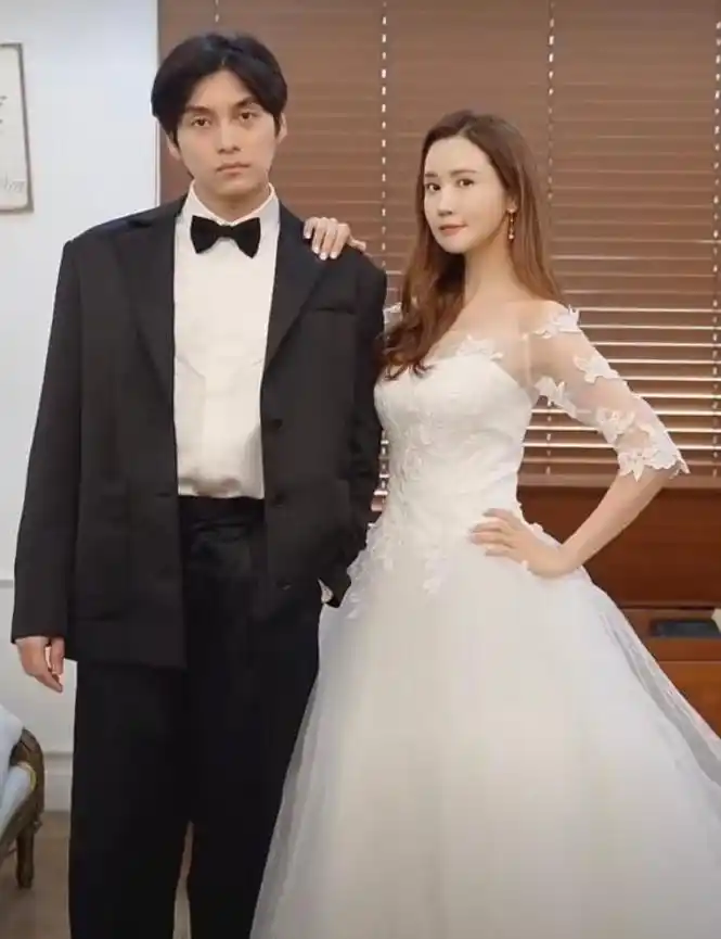李多海老公(李多海穿婚纱宣恋情)