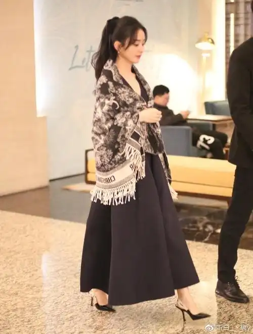 2021年3月9日,北京,赵丽颖现身机场.67676767