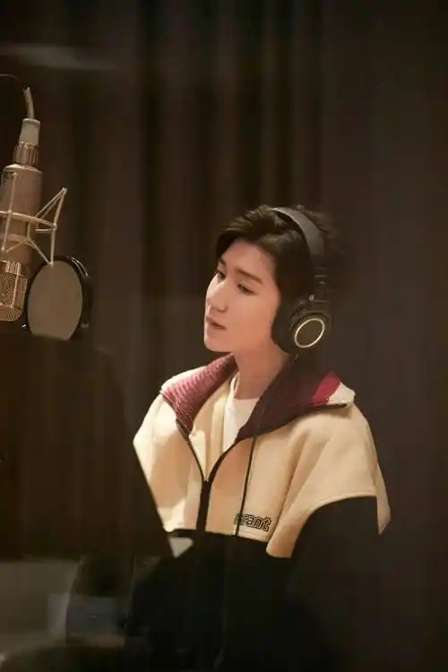 王源将开启2022年专栏写作,但2021年最后一篇竟与粉丝应援梦幻联动