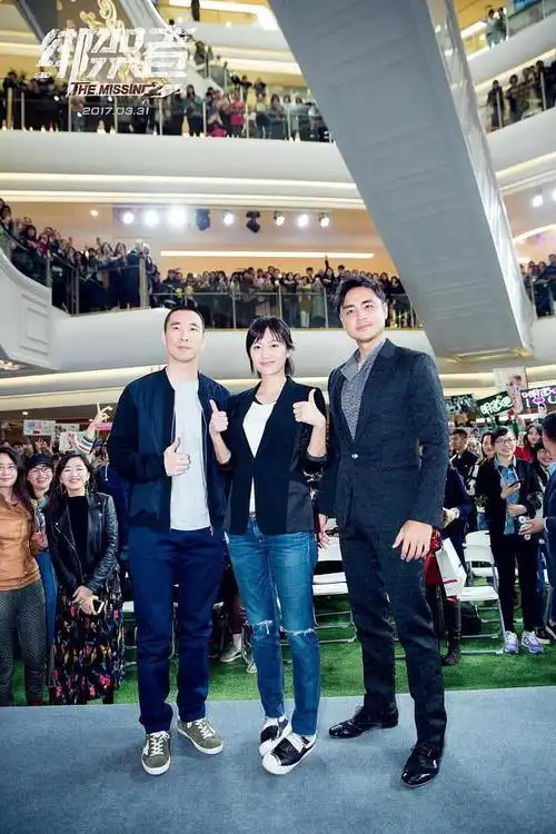 我们早已习惯有徐静蕾名字的地方,总会有黄立行这三个字陪伴在旁.