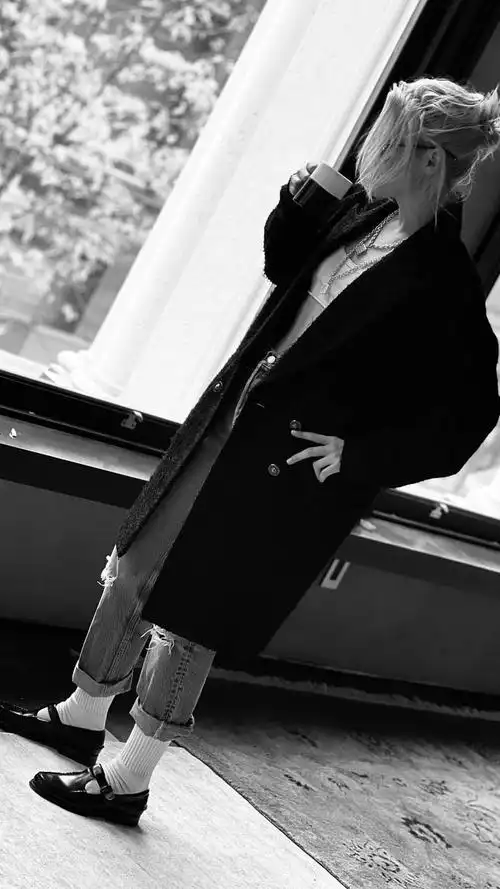 暮光女黑白帅气手机壁纸