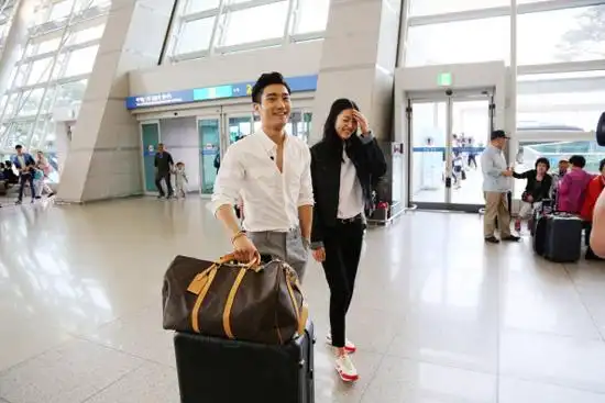 相爱吧崔始源带女友见爸爸被赞漂亮又善良