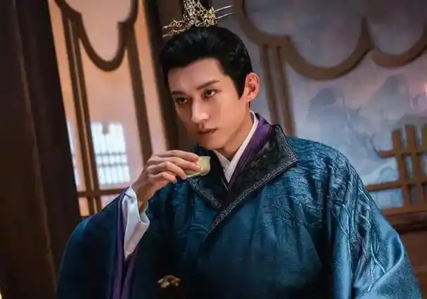 刘学义是个长相和演技都很好的内娱明星,只是因为和欢瑞在一起浪费了