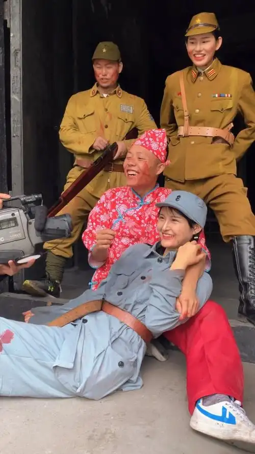 剧组演员拍戏现场花絮幕后