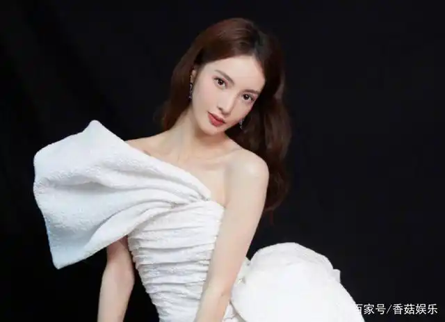 金晨贾乃亮绯闻升级!女方恋综拒绝男嘉宾后,深夜疑与贾乃亮聚餐