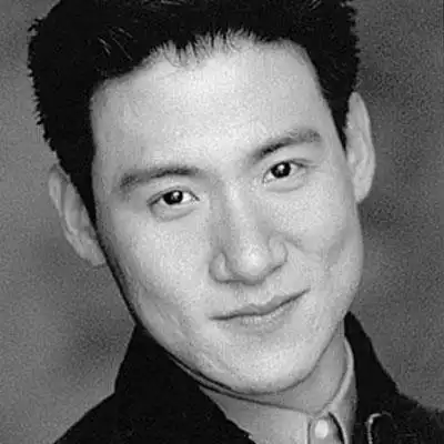 图曝张学友年轻照片显亲昵张学友自称个性内向不敢当评审