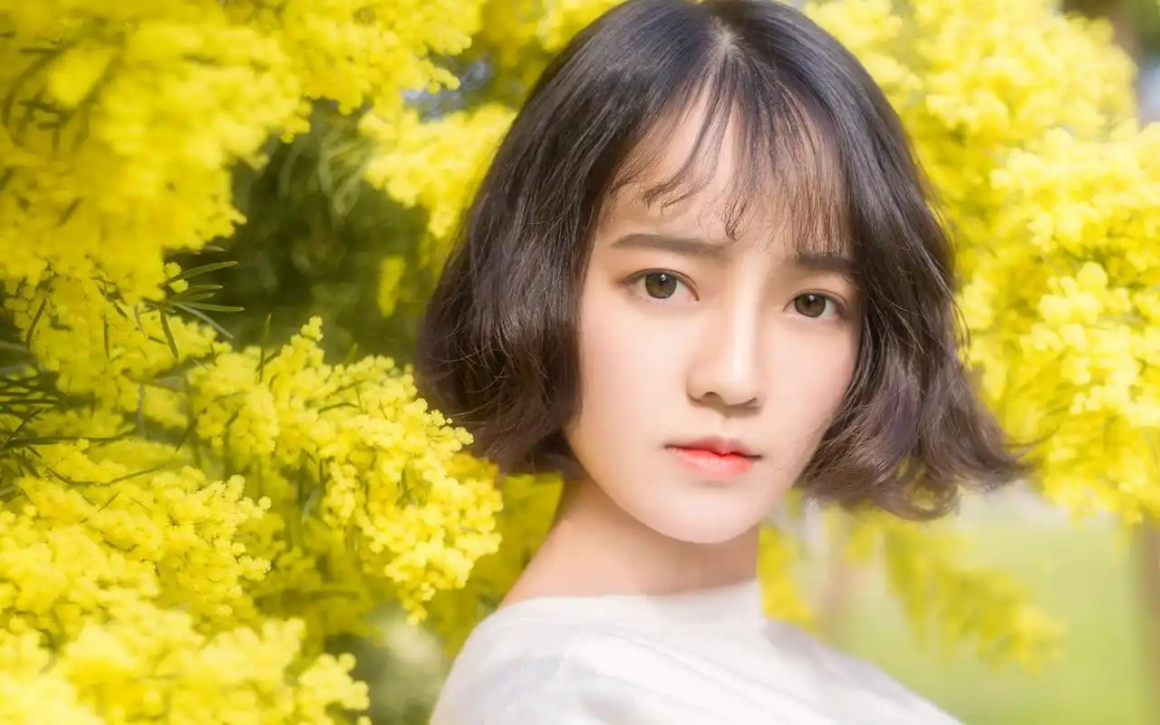 短发清纯美女户外养眼小清新写真桌面壁纸高清大图预览1920x1200_美女