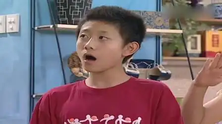 家有儿女:刘星抓住了戴明明的把柄,然后让他当自己的模特!