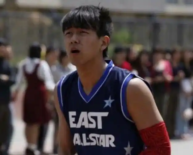 这可真是让人哭笑不得,所谓娱乐圈还真是一个圈,张一山的童年,是李现