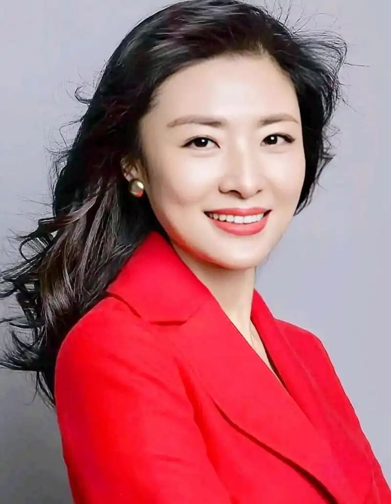 陈红,1968年12月13日出生于江西省上饶市,中国女演员.