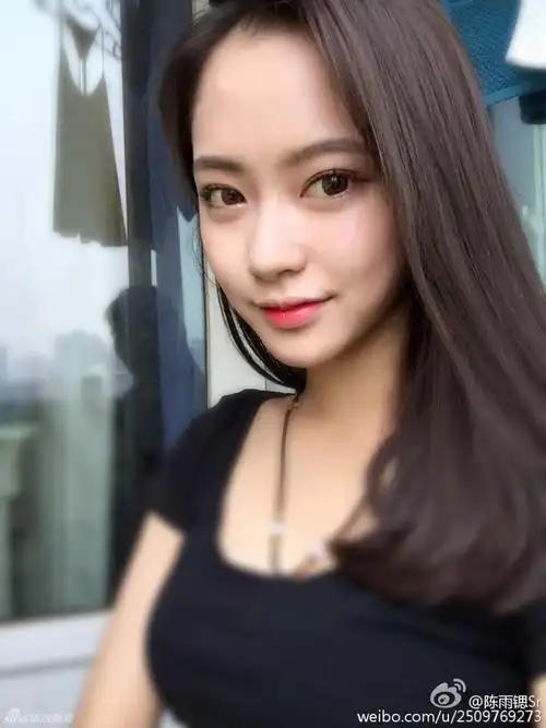 北影女生证件照曝光 众人追捧称天生丽质