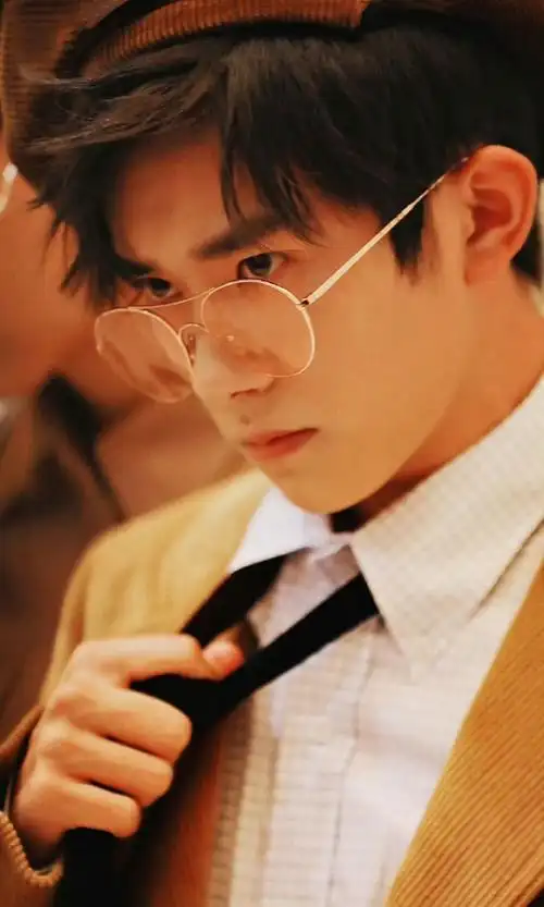 易烊千玺连续第三届提名百花奖##满江红是双男主