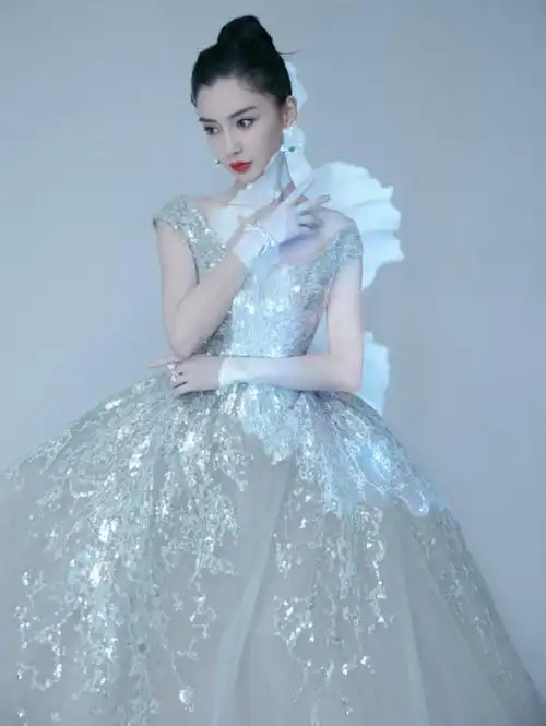 杨颖红毯礼服(杨颖穿高定款走红毯) - 用户投稿 - 尚知号