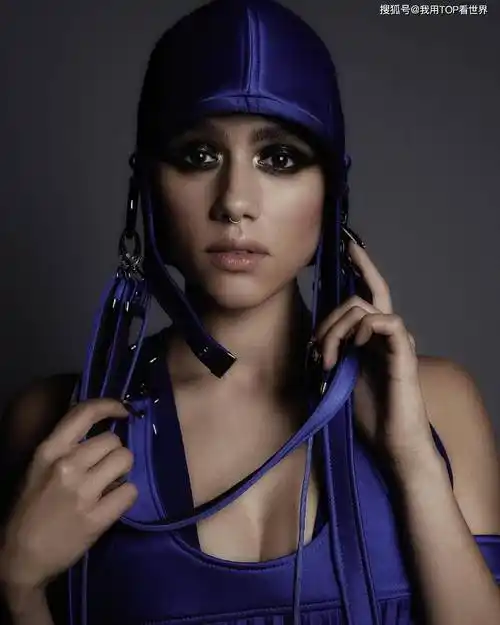 英国明星娜塔莉伊曼纽尔独具魅力的性感女神