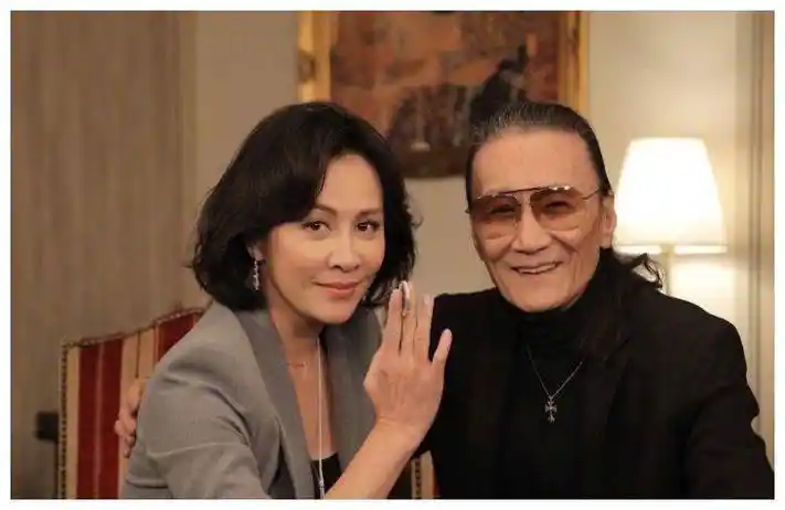 曾嫁给了最帅的谢贤,30岁二婚生儿子,而前夫至今单身_甄珍_时候