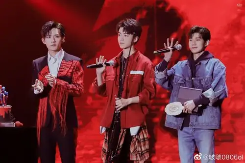 给你们一片橙海七年了 tfboys